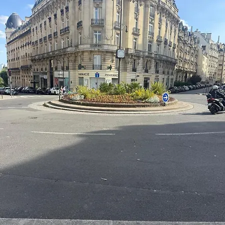 Eiffel Apartamento *